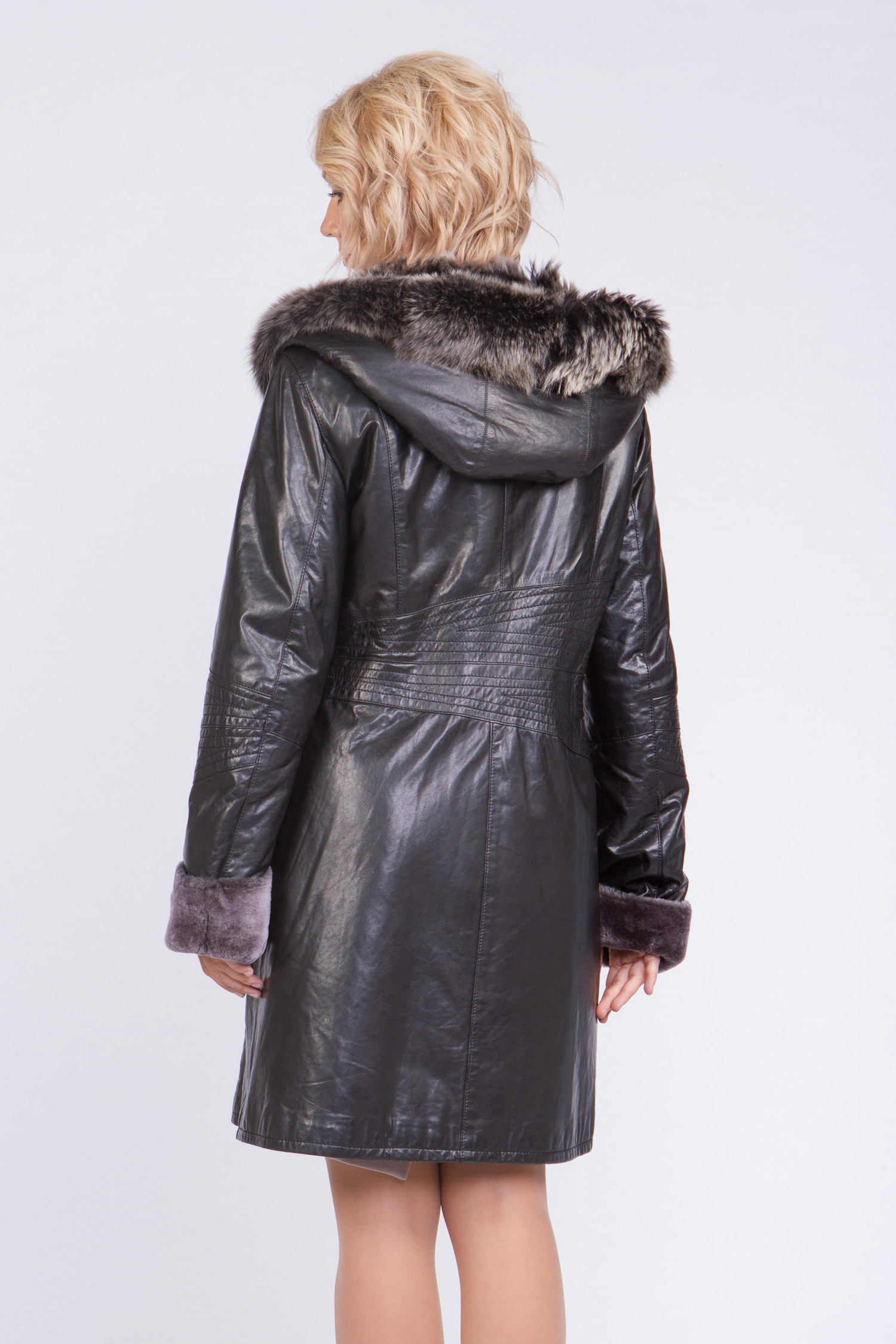 Женские кожаные пальто на меху